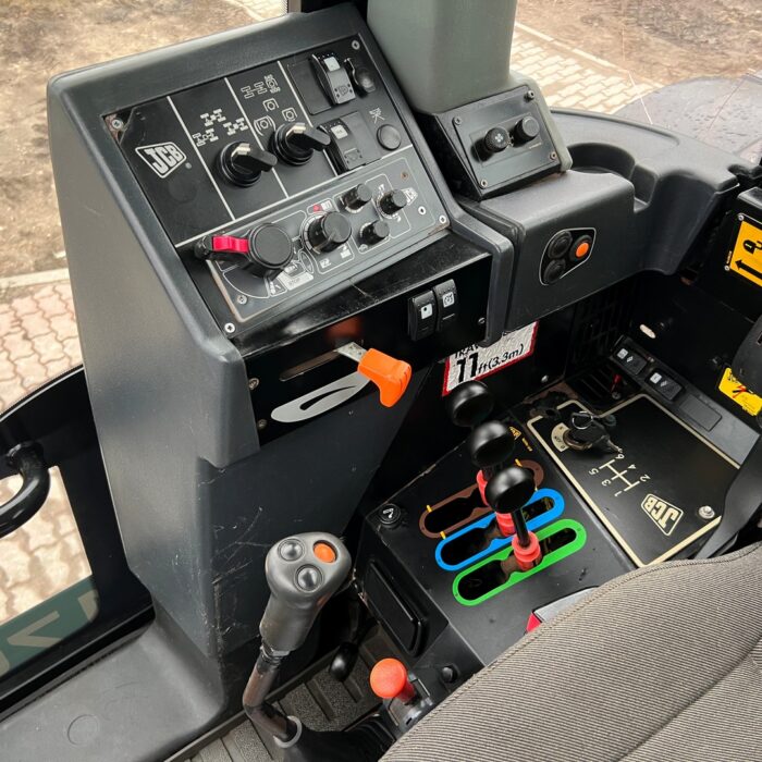 JCB FASTRAC 2170 (13)