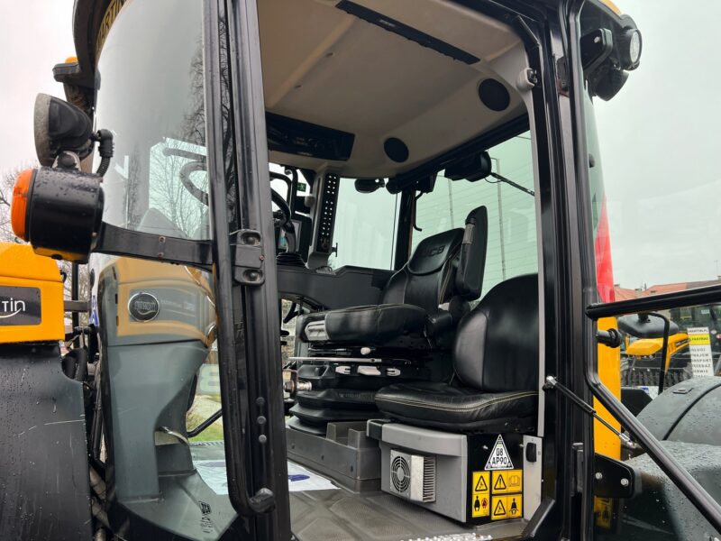 JCB FASTRAC 4220 (11)