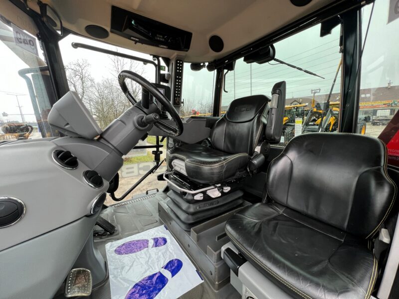 JCB FASTRAC 4220 (13)