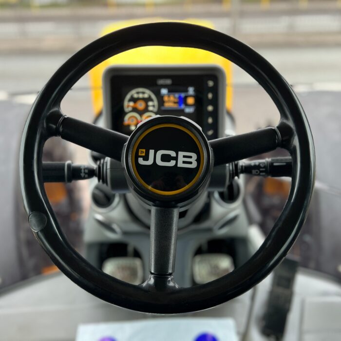 JCB FASTRAC 4220 (18)