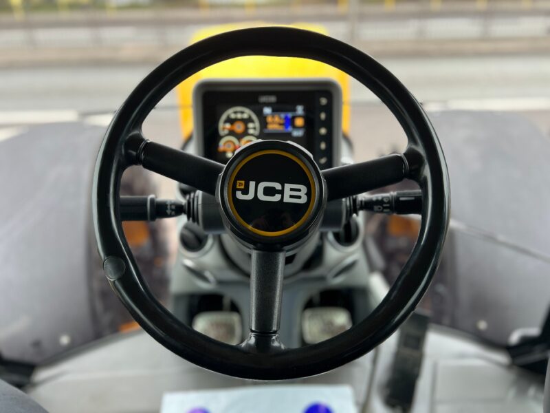 JCB FASTRAC 4220 (18)