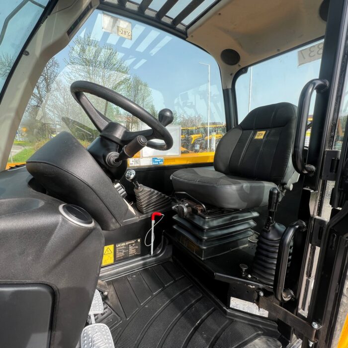 JCB 531-70 (10)