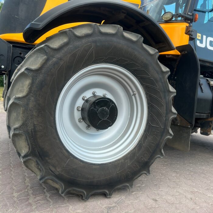 JCB FASTRAC 3230 (1)