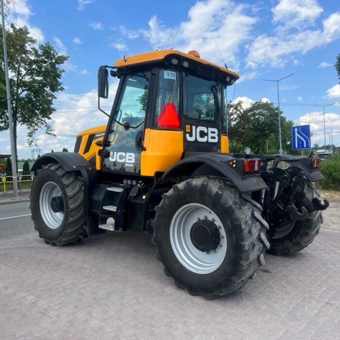 JCB FASTRAC 3230 (10)