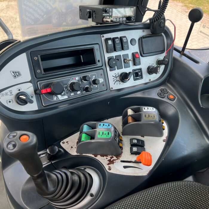 JCB FASTRAC 3230 (4)