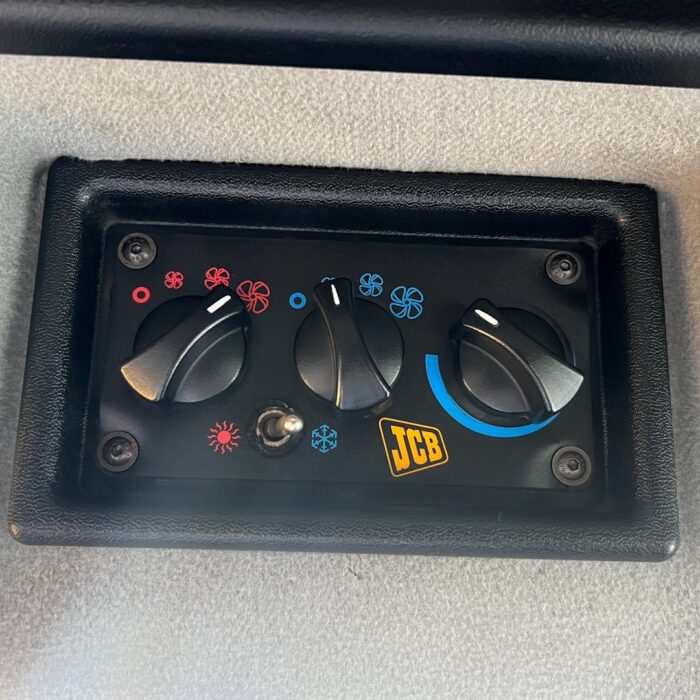 JCB FASTRAC 3230 (5)