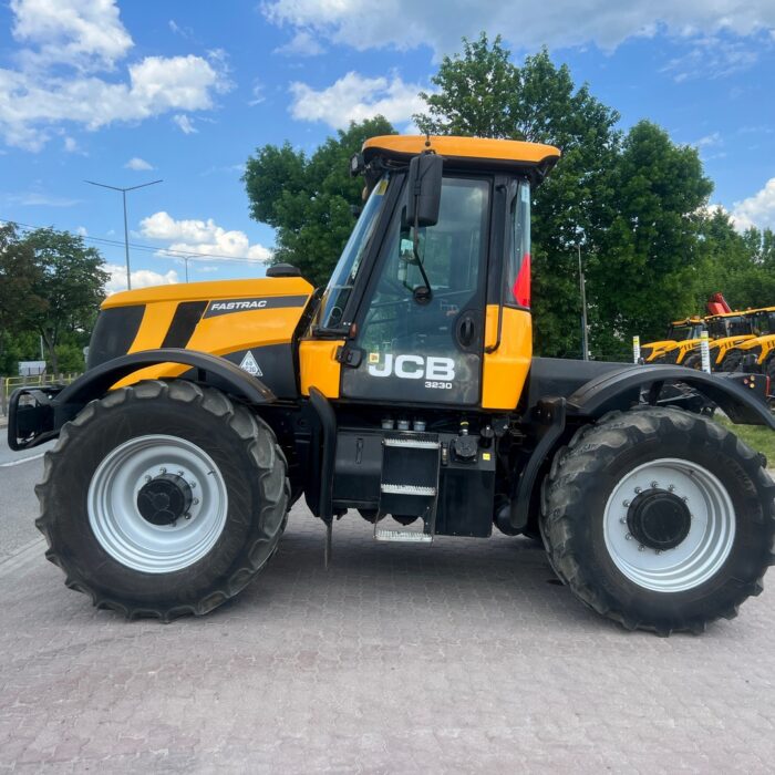 JCB FASTRAC 3230 (9)