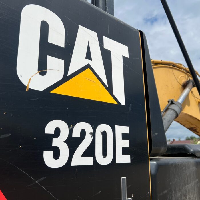 CAT 320E (13)