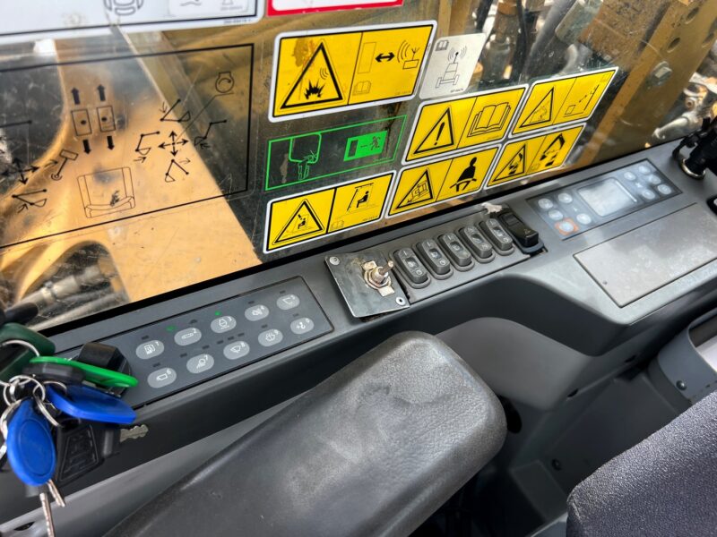 CAT 320E (23)