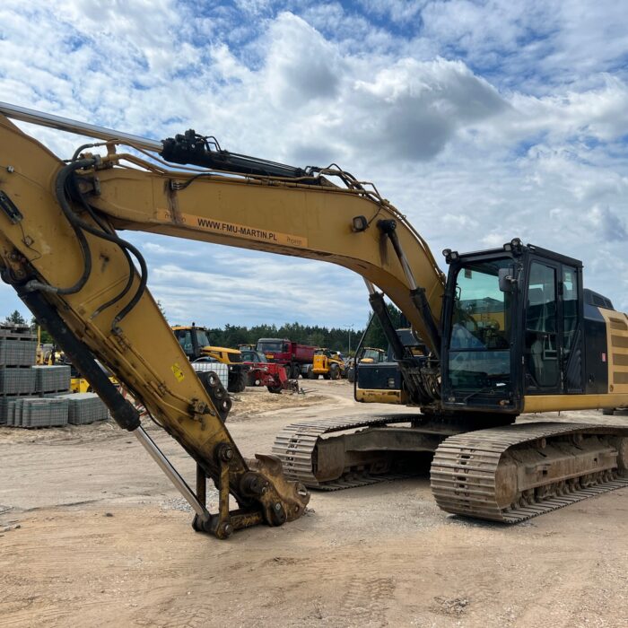 CAT 320E (3)