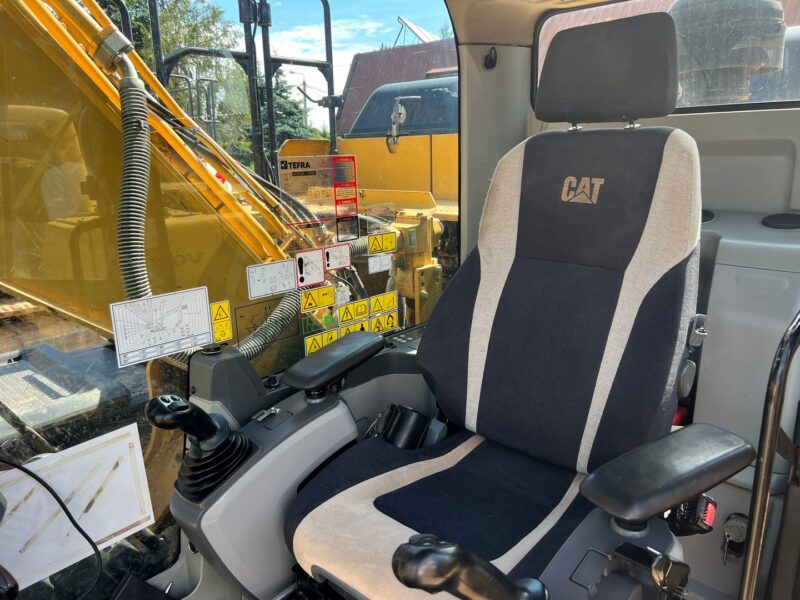 CAT 320E (30)