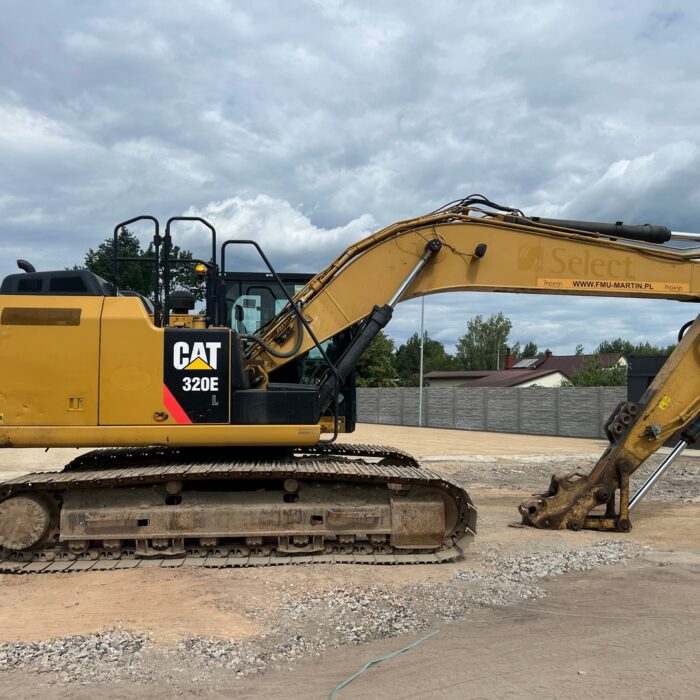 CAT 320E (9)