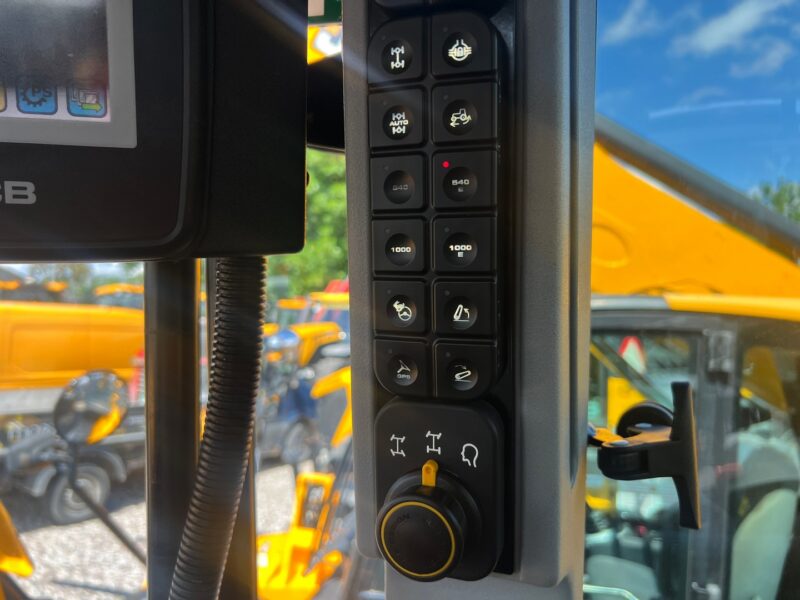 JCB FASTRAC 4220 (11)