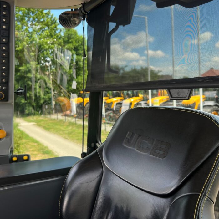 JCB FASTRAC 4220 (12)