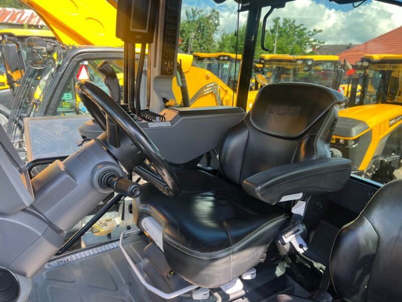 JCB FASTRAC 4220 (15)