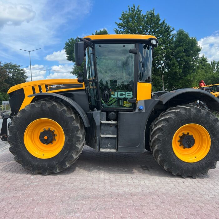 JCB FASTRAC 4220 (2)