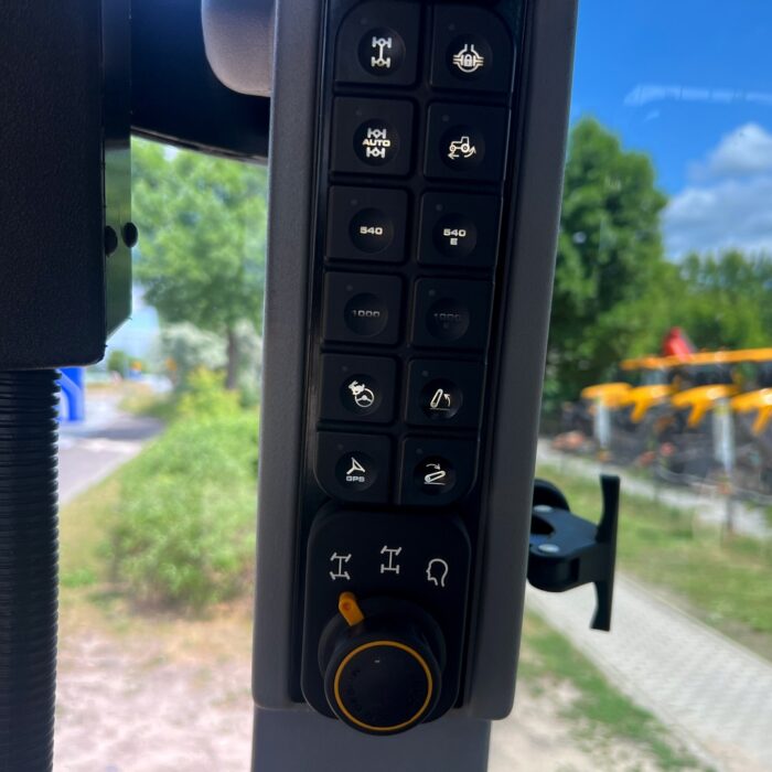 JCB FASTRAC 4220 (20)