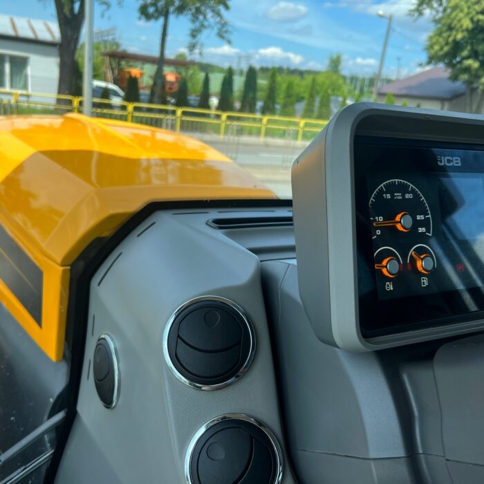 JCB FASTRAC 4220 (21)