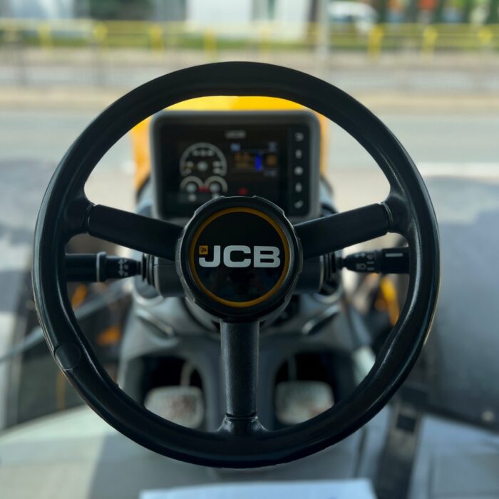 JCB FASTRAC 4220 (22)