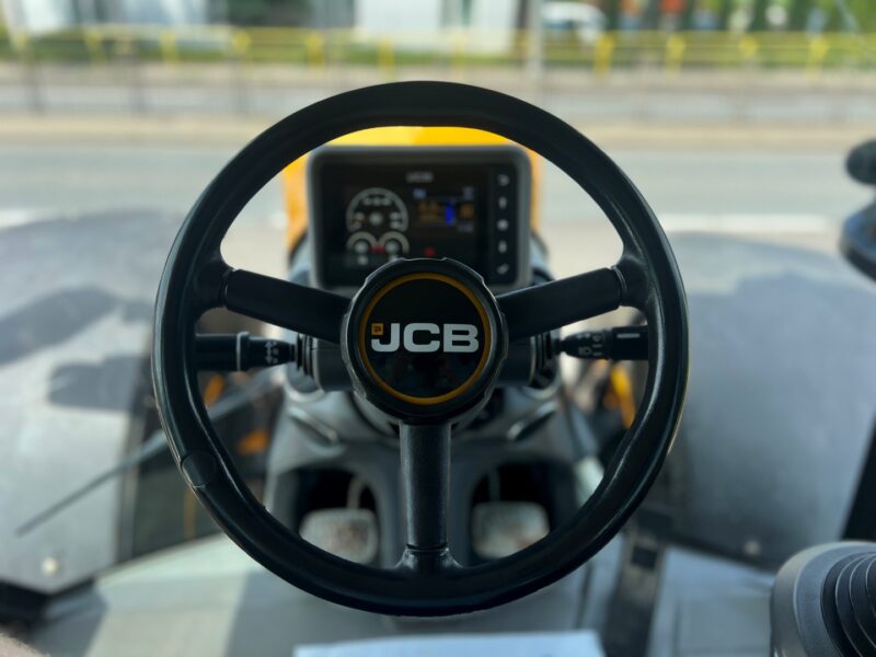 JCB FASTRAC 4220 (22)