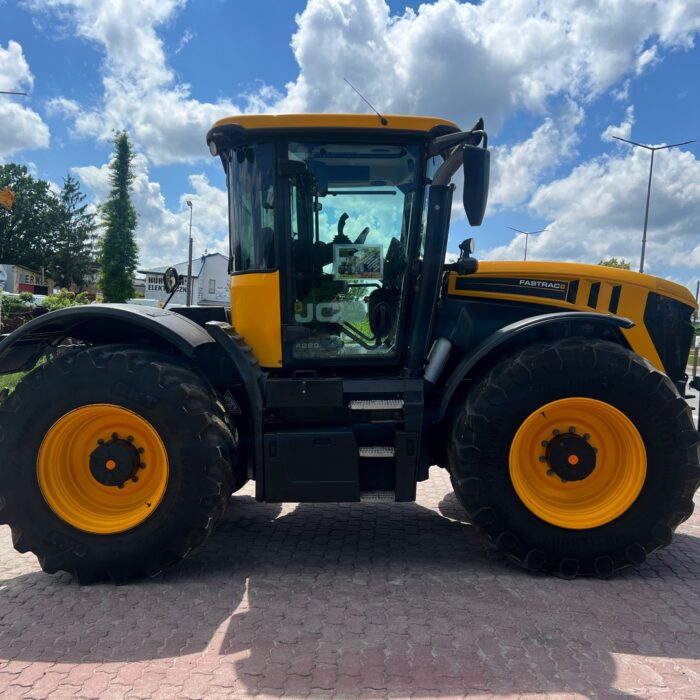 JCB FASTRAC 4220 (23)