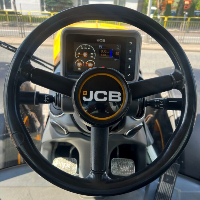 JCB FASTRAC 4220 (7)