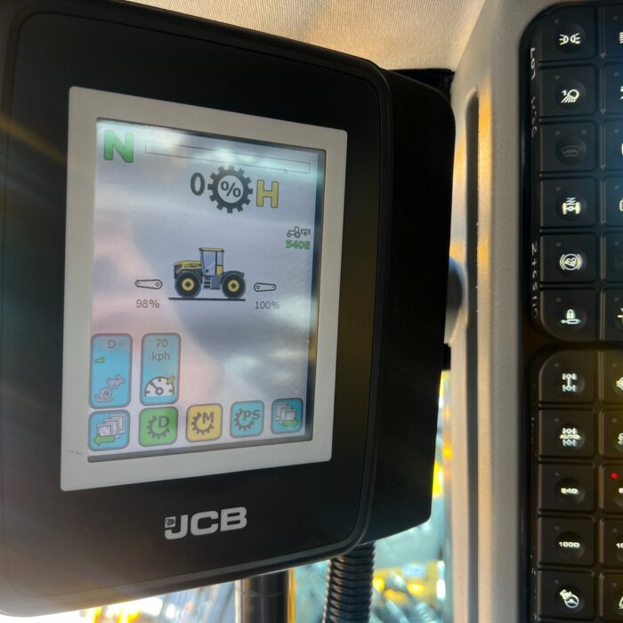JCB FASTRAC 4220 (9)