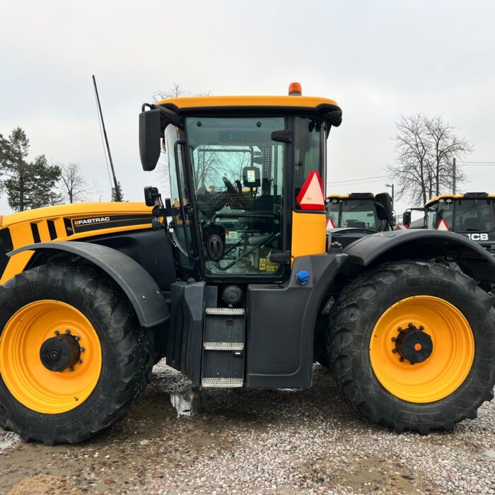 JCB Fastrac 4220(2)