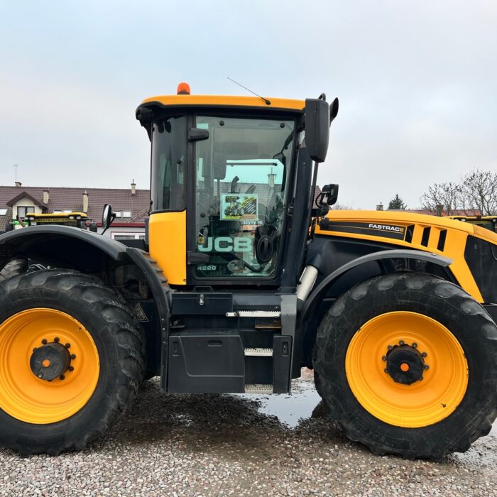 JCB Fastrac 4220(6)