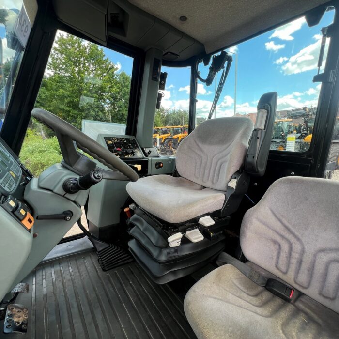 JCB FASTRAC 2150 (12)