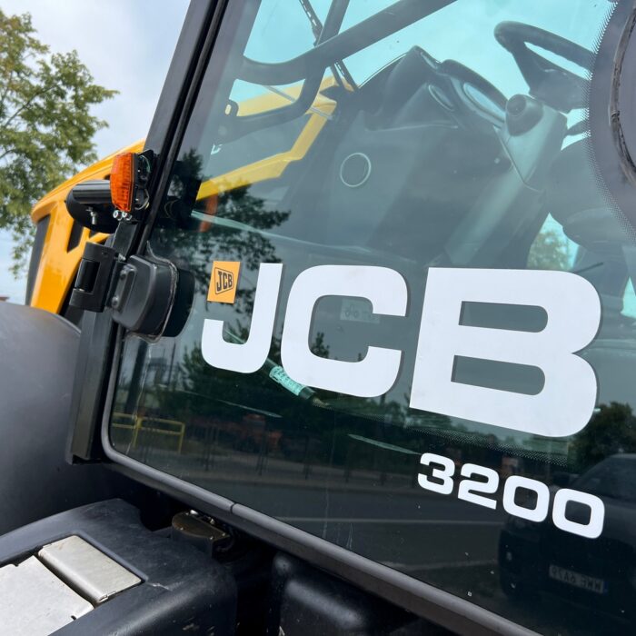 JCB FASTRAC 3200 (16)