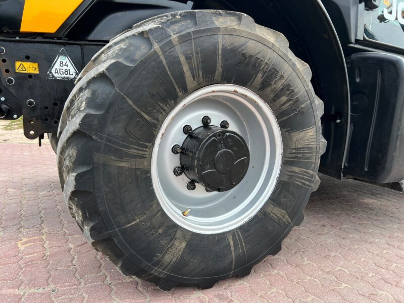 JCB FASTRAC 3200 (17)