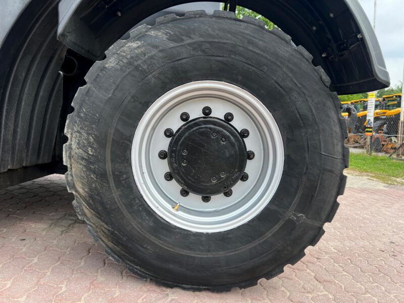 JCB FASTRAC 3200 (18)