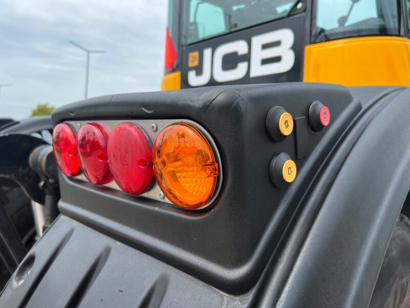 JCB FASTRAC 3200 (22)