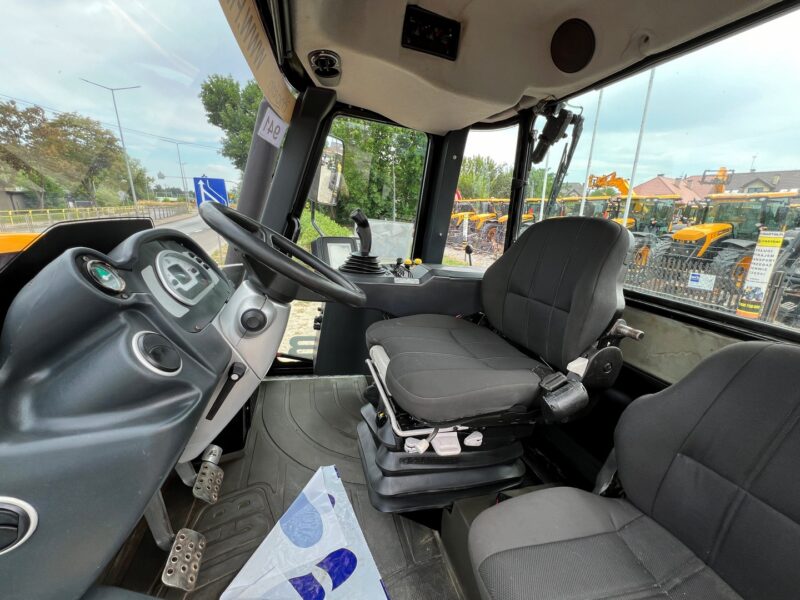 JCB FASTRAC 3200 (24)