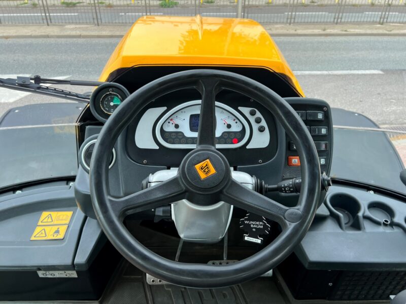 JCB FASTRAC 3200 (25)