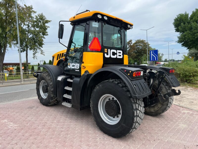 JCB FASTRAC 3200 (3)