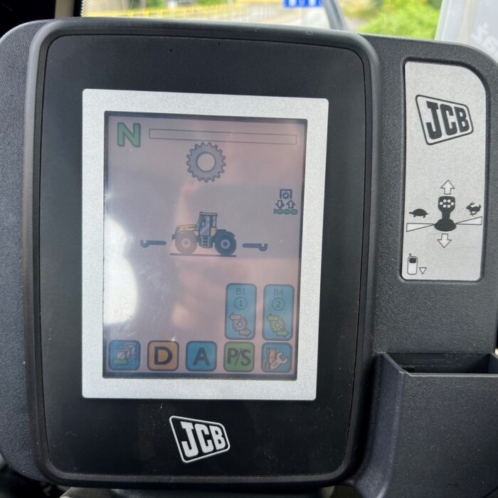 JCB FASTRAC 3200 (5)