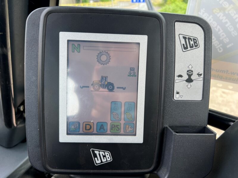 JCB FASTRAC 3200 (5)