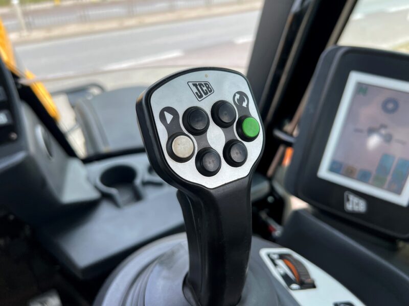 JCB FASTRAC 3200 (8)