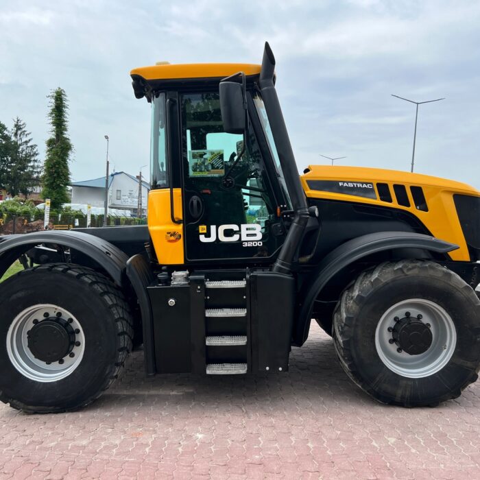 JCB FASTRAC 3200 (9)