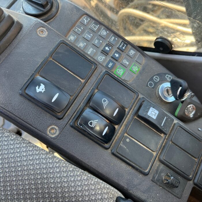 VOLVO ECR235 (11)