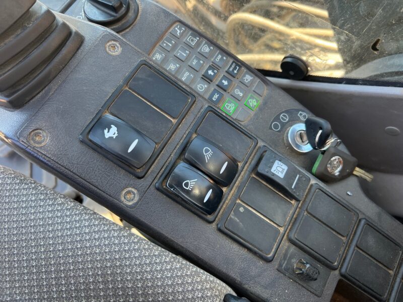 VOLVO ECR235 (11)
