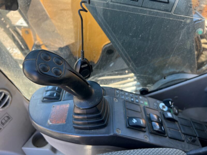 VOLVO ECR235 (12)