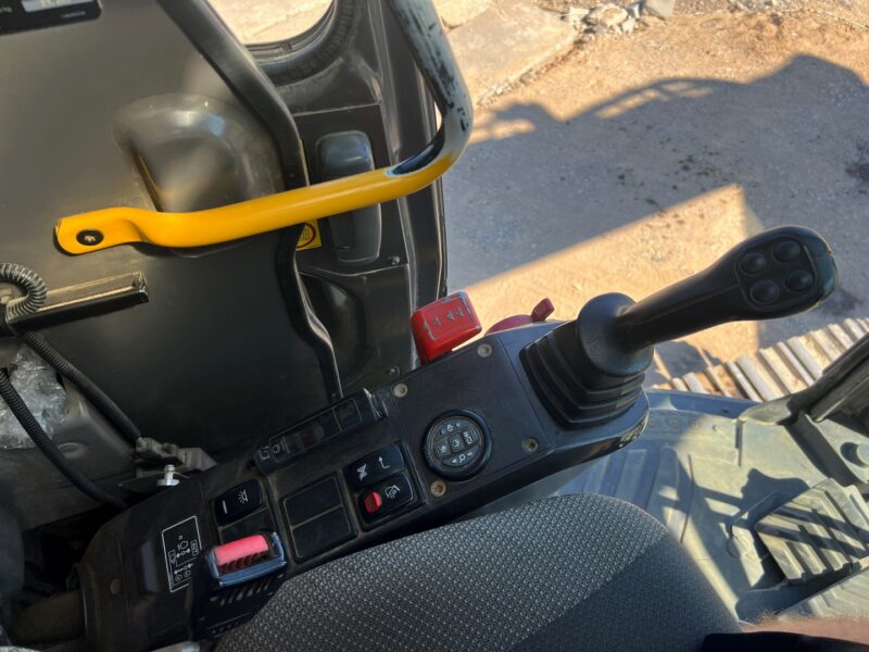 VOLVO ECR235 (14)