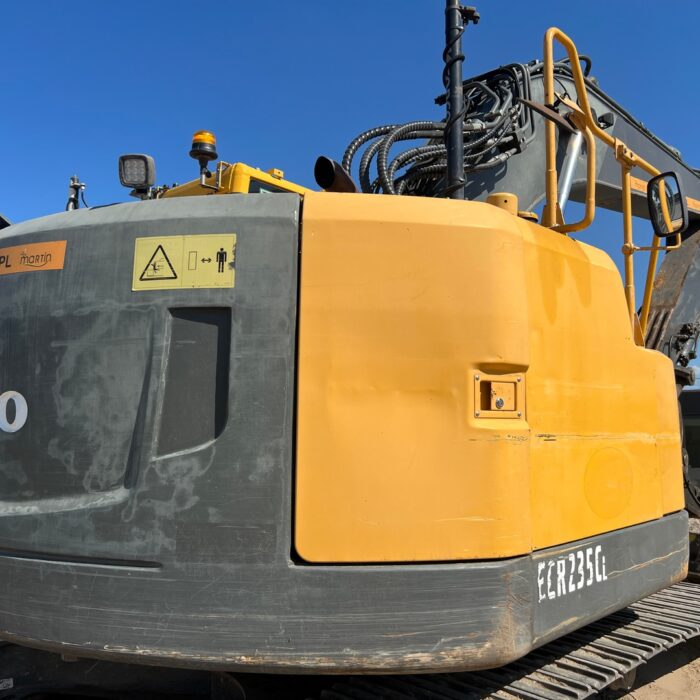 VOLVO ECR235 (16)