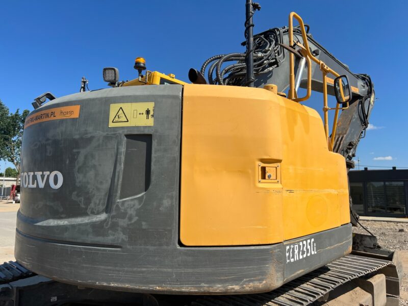 VOLVO ECR235 (16)