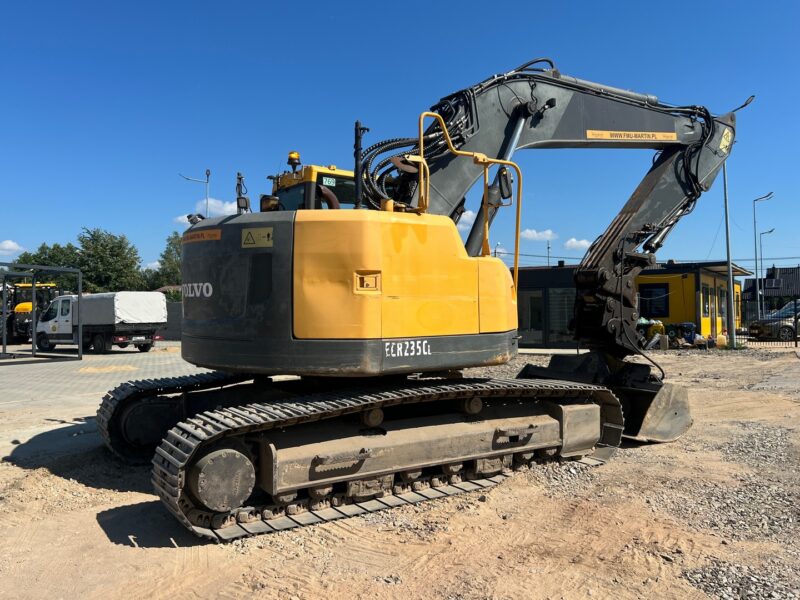 VOLVO ECR235 (4)
