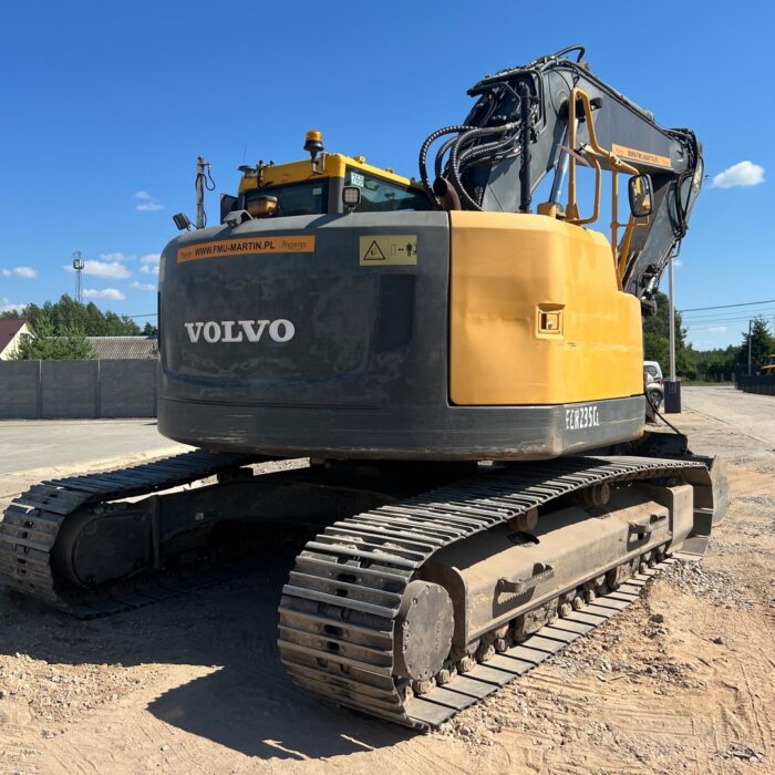 VOLVO ECR235 (5)