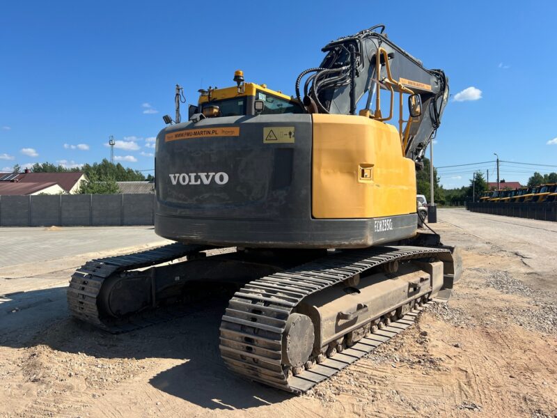 VOLVO ECR235 (5)